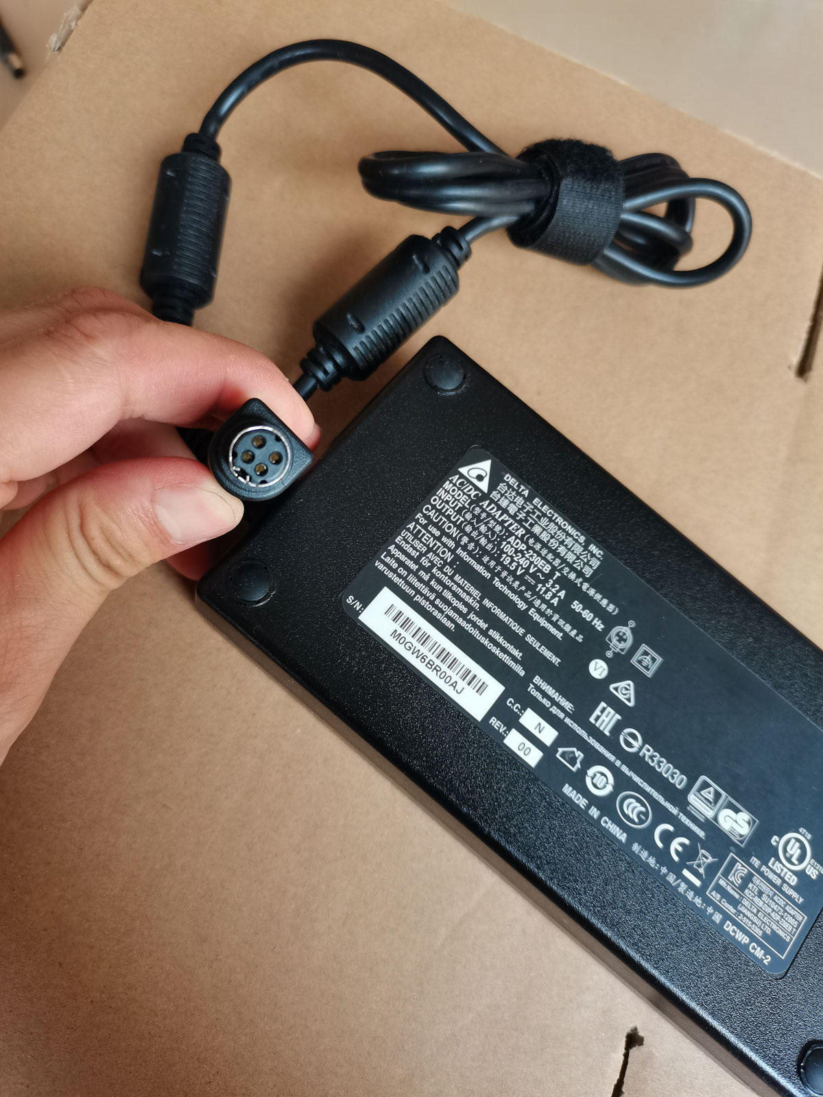 OEM Delta 230W 19.5V 11.8A ADP - Pc Gaming Msi avaliação e preço