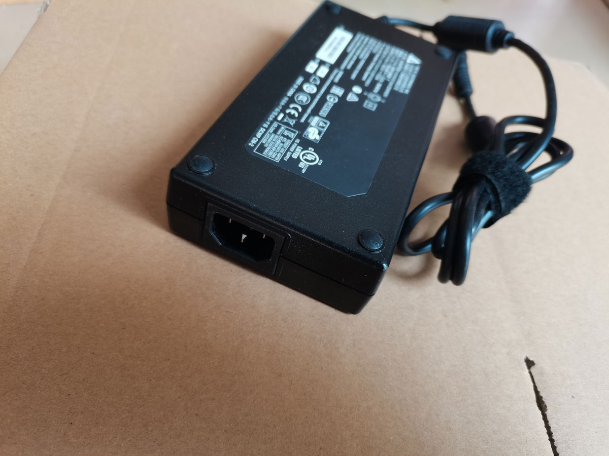 OEM Delta 230W 19.5V 11.8A ADP - Pc Gaming Msi avaliação e preço
